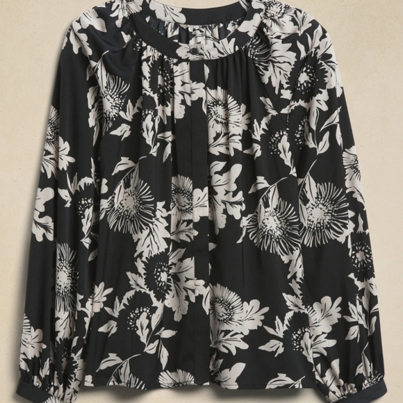 Black White Floral Volume-Sleeve Blouse Size S - Picture 5 of 10